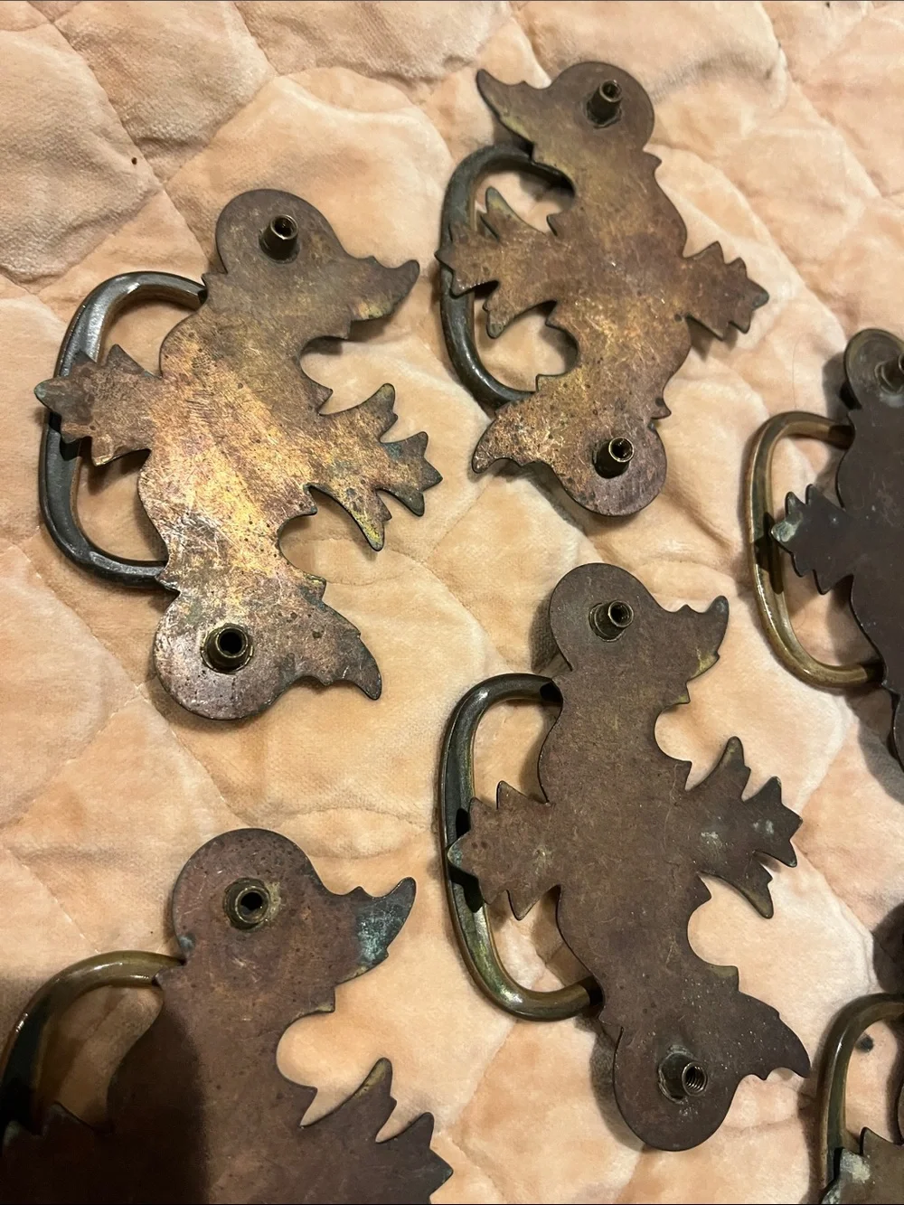 Antique Brass Tone Leaf Drawer Pulls - Set of 8